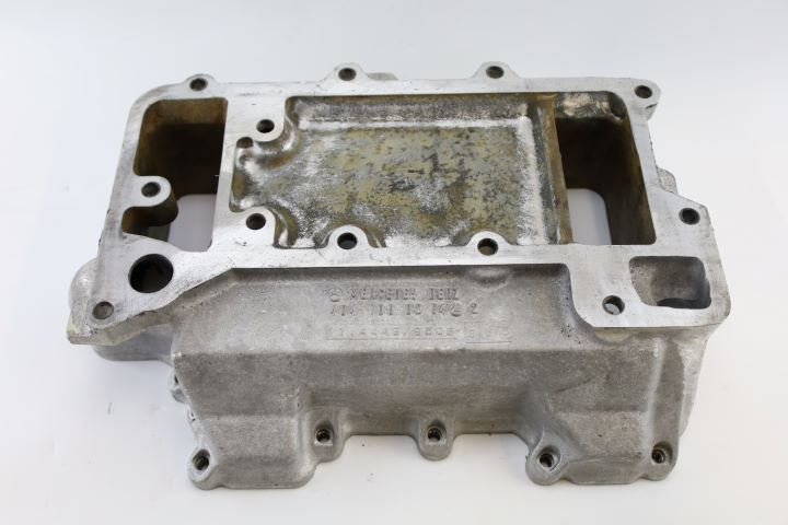 Mercedes-Benz Oil cooler housing A4041880204 - VME Trading